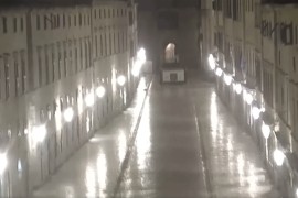 Kamera na dubrovačkom Stradunu snimila trenutak potresa (VIDEO)