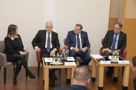 Dodik: Kada BiH počne pregovore s EU, Šmit i strane sudije moraju ...
