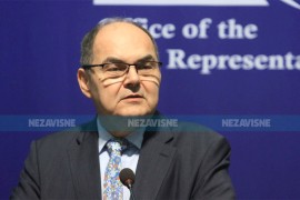 Šmit upozorio bh. parlamentarce: Ovakvim inicijativama BiH skreće sa ...