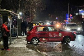 Teška saobraćajka u Tuzli, učestvovala dva vozila