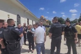 Sukob na izborima u srpskoj crkvi na Floridi, intervenisala policija ...