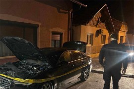 Skupocjeni audi zapaljen u Brčkom (FOTO)