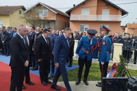 Godišnjica zločina: Položeni vijenci kod spomen-krsta u Sijekovcu