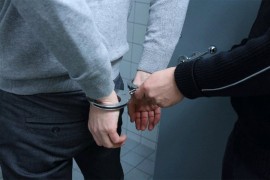 U stanu pronađena droga, uhapšen muškarac