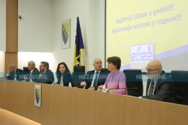 Šta je nametnuo Šmit u Izbornom zakonu BiH: CIK-u para koliko želi