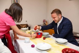 Stanivuković na Uskrs u domu porodice Petrušić