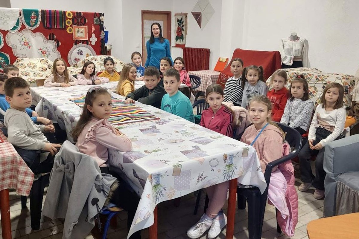Ručnim radom odvojili djecu od igrica i interneta (FOTO)