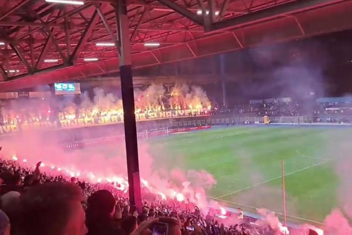 Poluvrijeme na "Grbavici": Pogledajte dio atmosfere na derbiju (VIDEO)