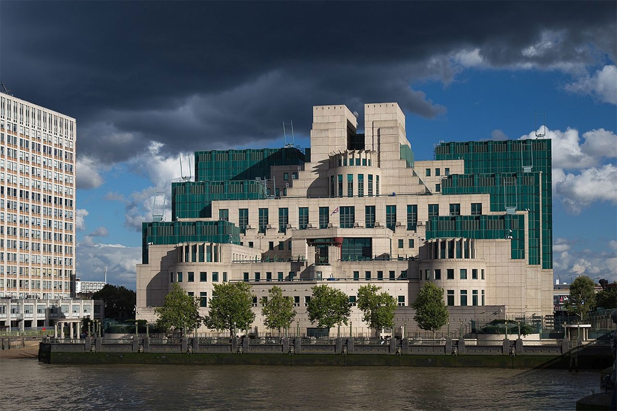 Jedan od šefova MI6: Rad u MI6 uzbudljiviji od filmova o Bondu