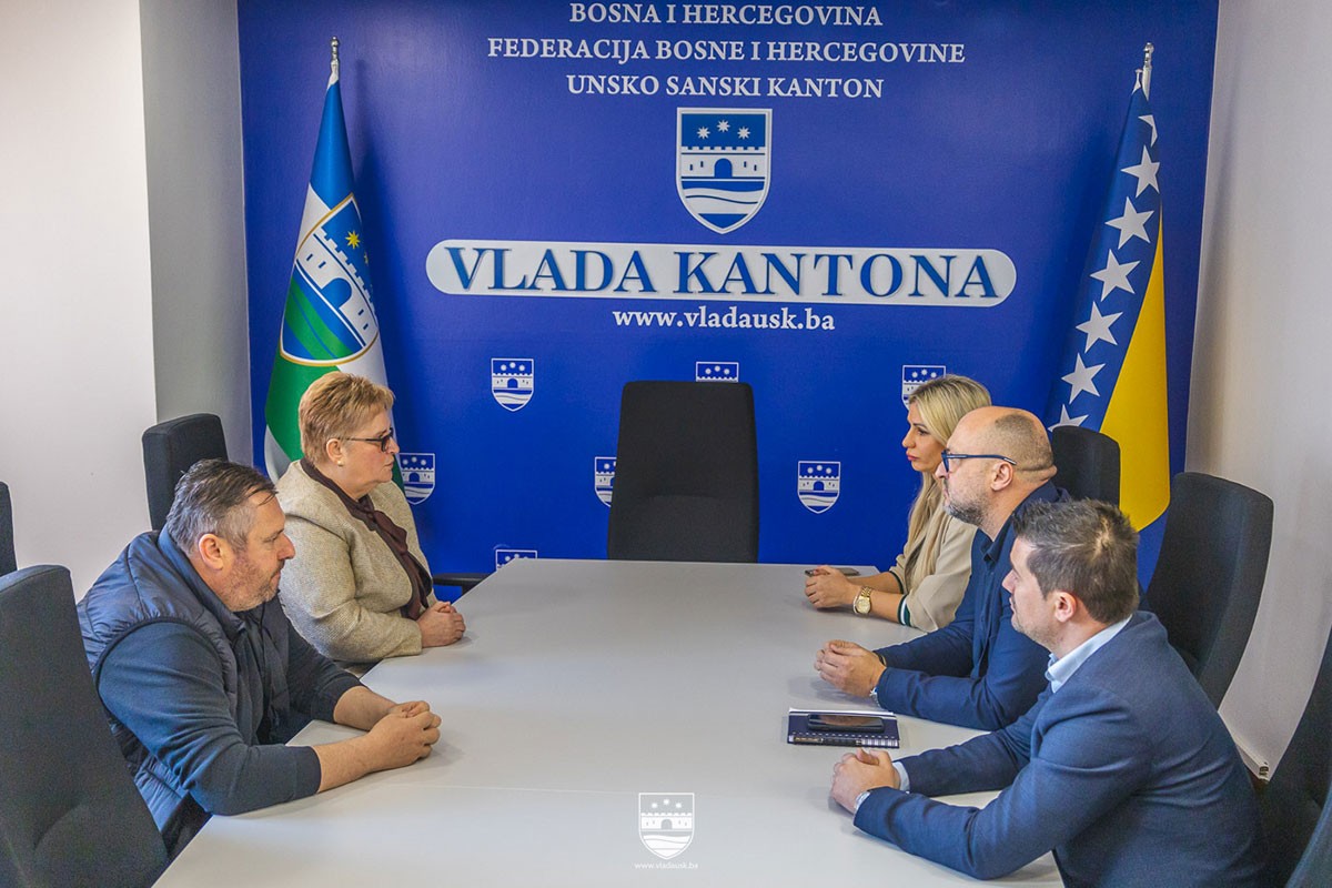 Rastu plate budžetskim korisnicima