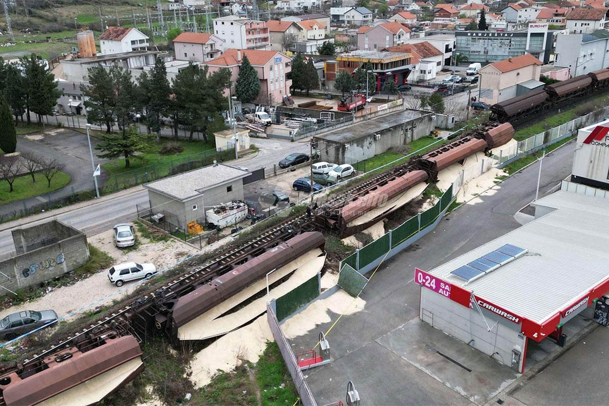 Iz prevrnutih vagona kod Mostara prosuo se šećer