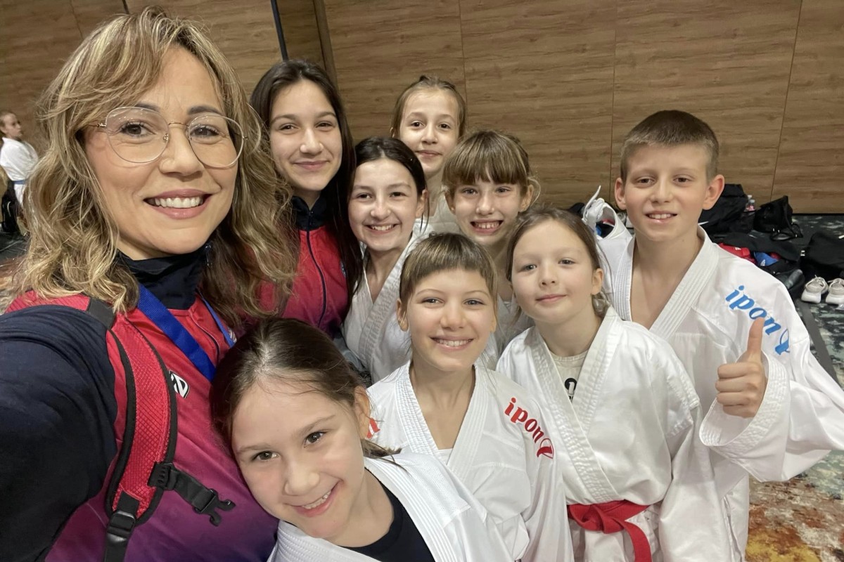 Karatisti "Akademije Arnela Odžaković" osvojili 11 medalja