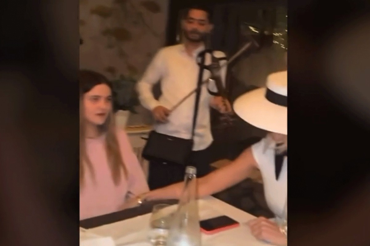 Karleuša izvela kćerke u kafanu, Nika muzičare okitila parama (VIDEO)