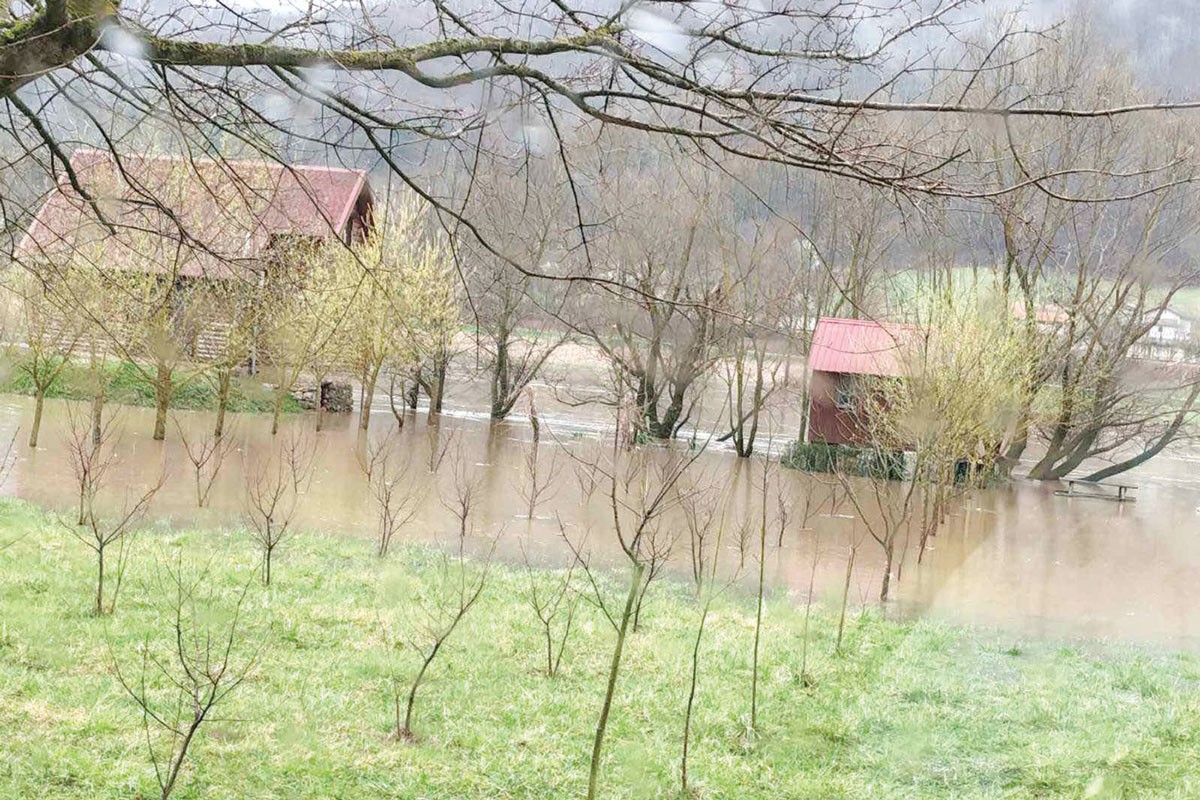 Svaka kap kiše budi strah od novih poplava