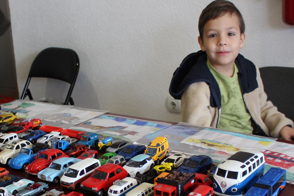 Nikša Gazibarić, mali kolekcionar iz Banjaluke: Mama kupuje pare i daje za autiće