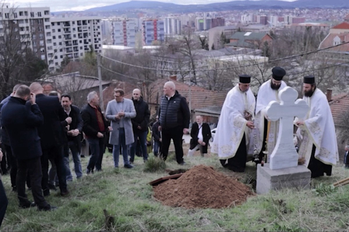 Posmrtni ostaci vraćeni na staro srpsko groblje na Kosovo
