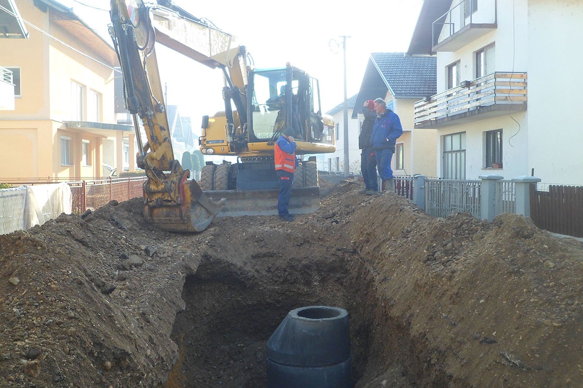 Korisnicima koji odbijaju priključak prijete sankcijama
