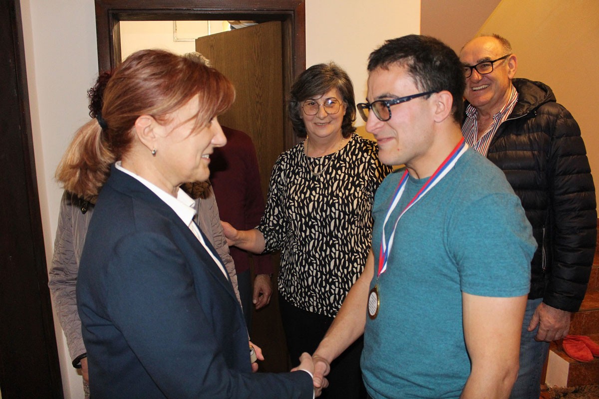 Komšije iznenadile maratonca Milana Puzića (FOTO)