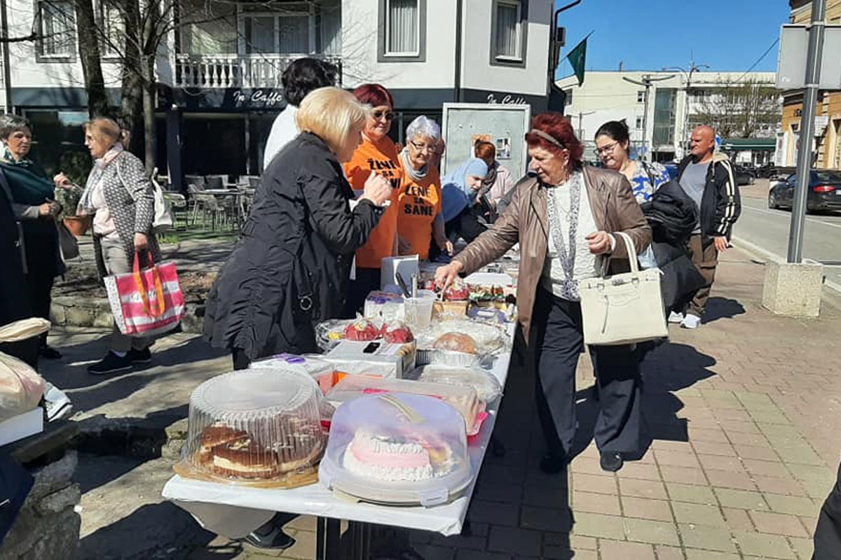 Kolačijada za teško oboljelu Emu Ćehajić