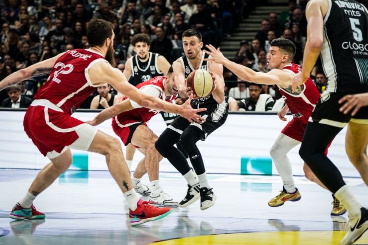 Partizan sa pola gasa protiv FMP-a