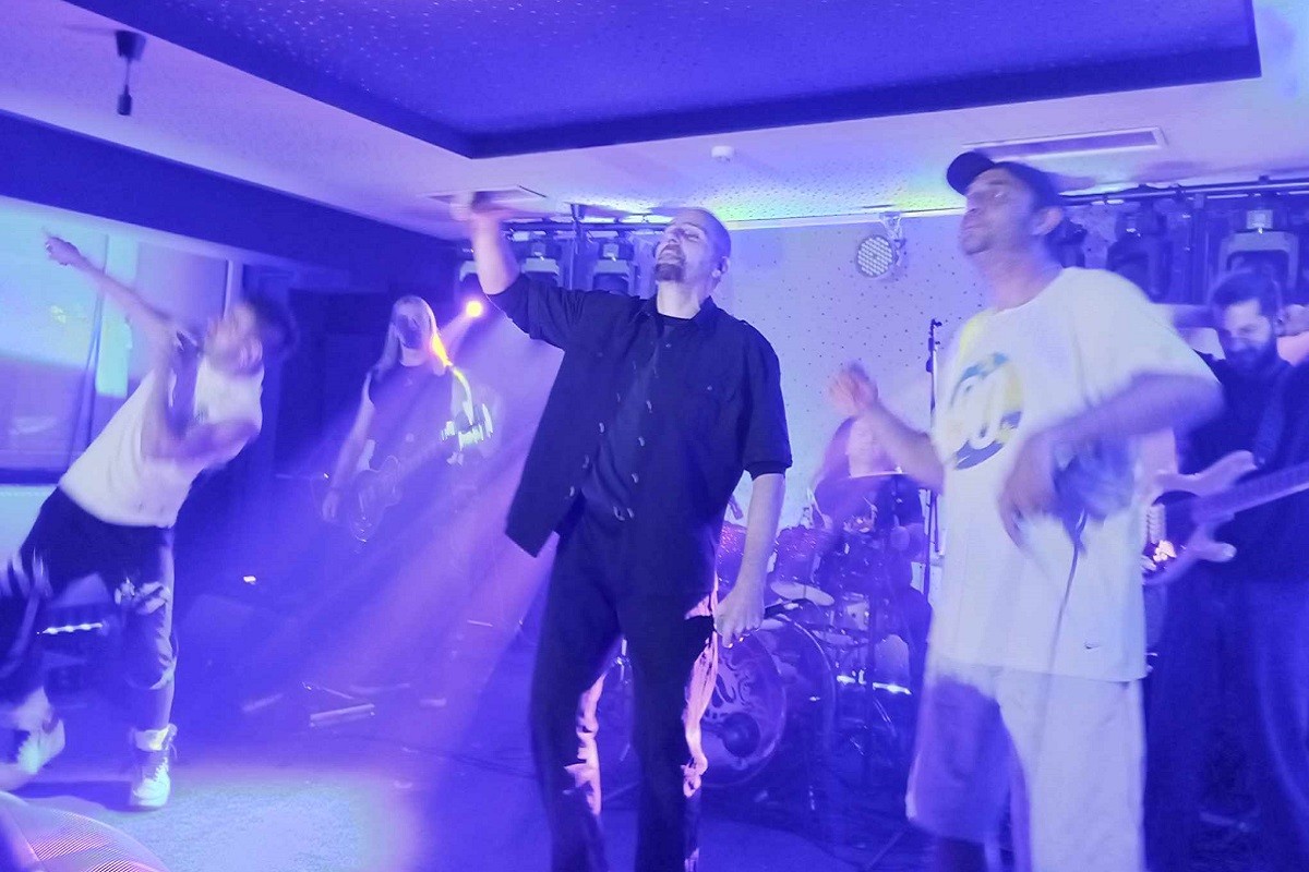 Sunshine oživio duh prošlih vremena u punom KSB klubu