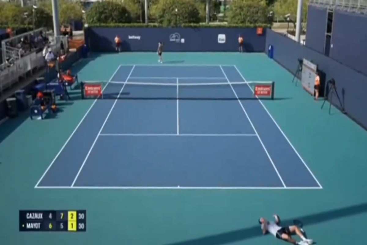Jezive scene na terenu: Teniser pao u nesvijest (VIDEO)