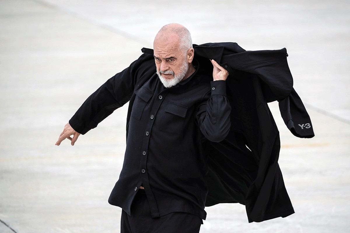 Edi Rama gurnuo novinarku, nije mu se svidjelo pitanje (VIDEO)