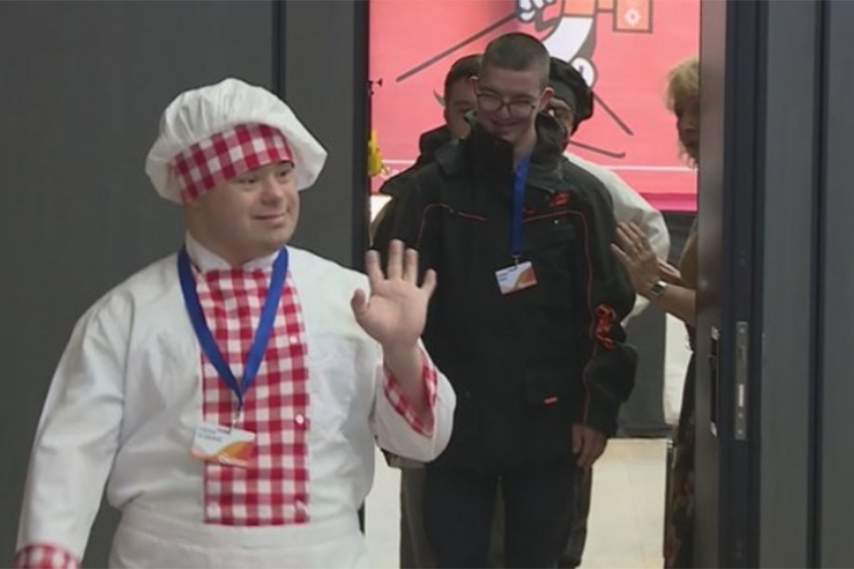 Osam osoba sa Daunovim sindromom dobilo ugovore o radu u OC Јahorina