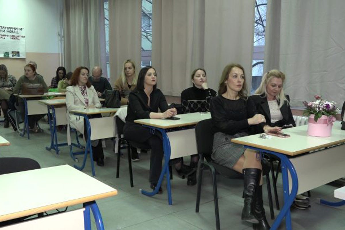 Djecu više ne vaspitaju isključivo roditelji, nego tiktokeri i jutjuberi