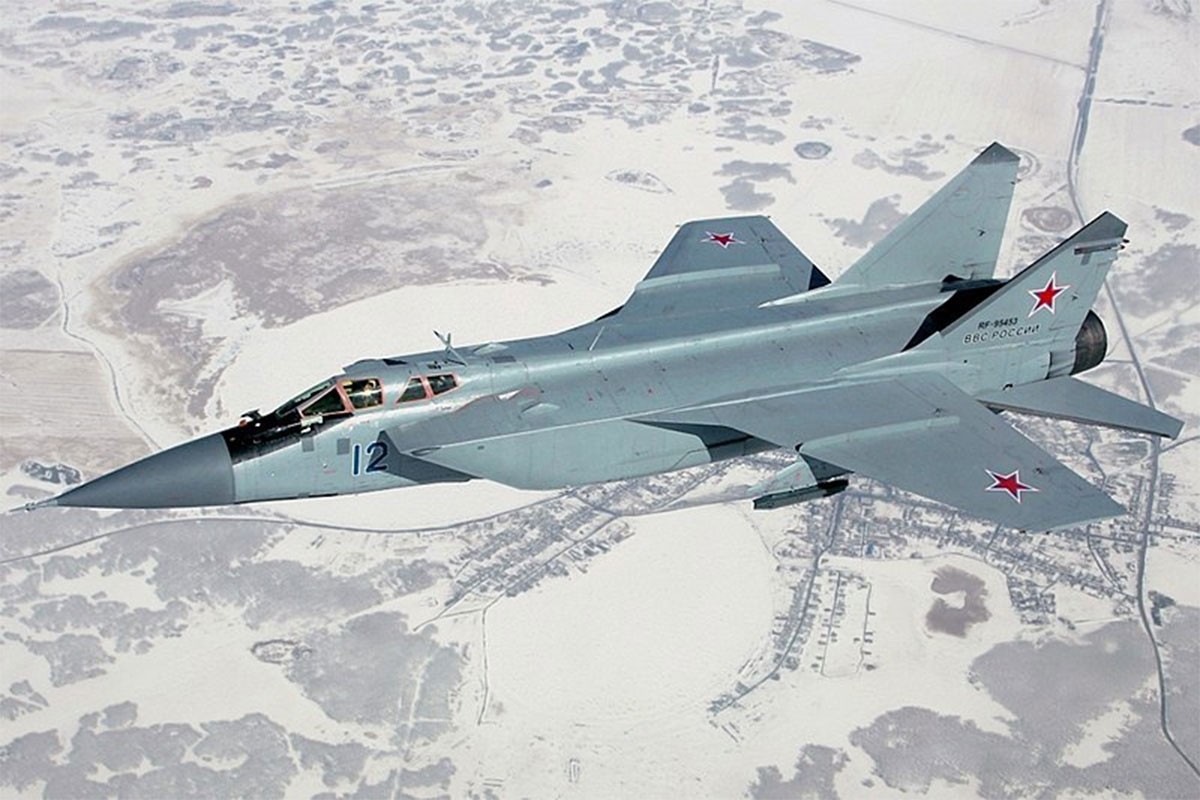 Incident na nebu: Rusija podigla "MiG-31" kao odgovor na američke bombardere