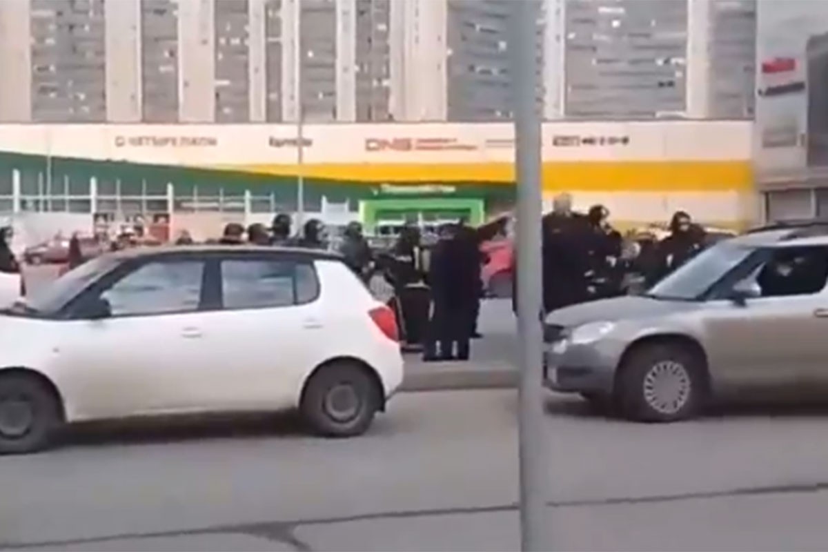 Evakuisan tržni centar u Sankt Peterburgu, na terenu stručnjaci za eksploziv (VIDEO)