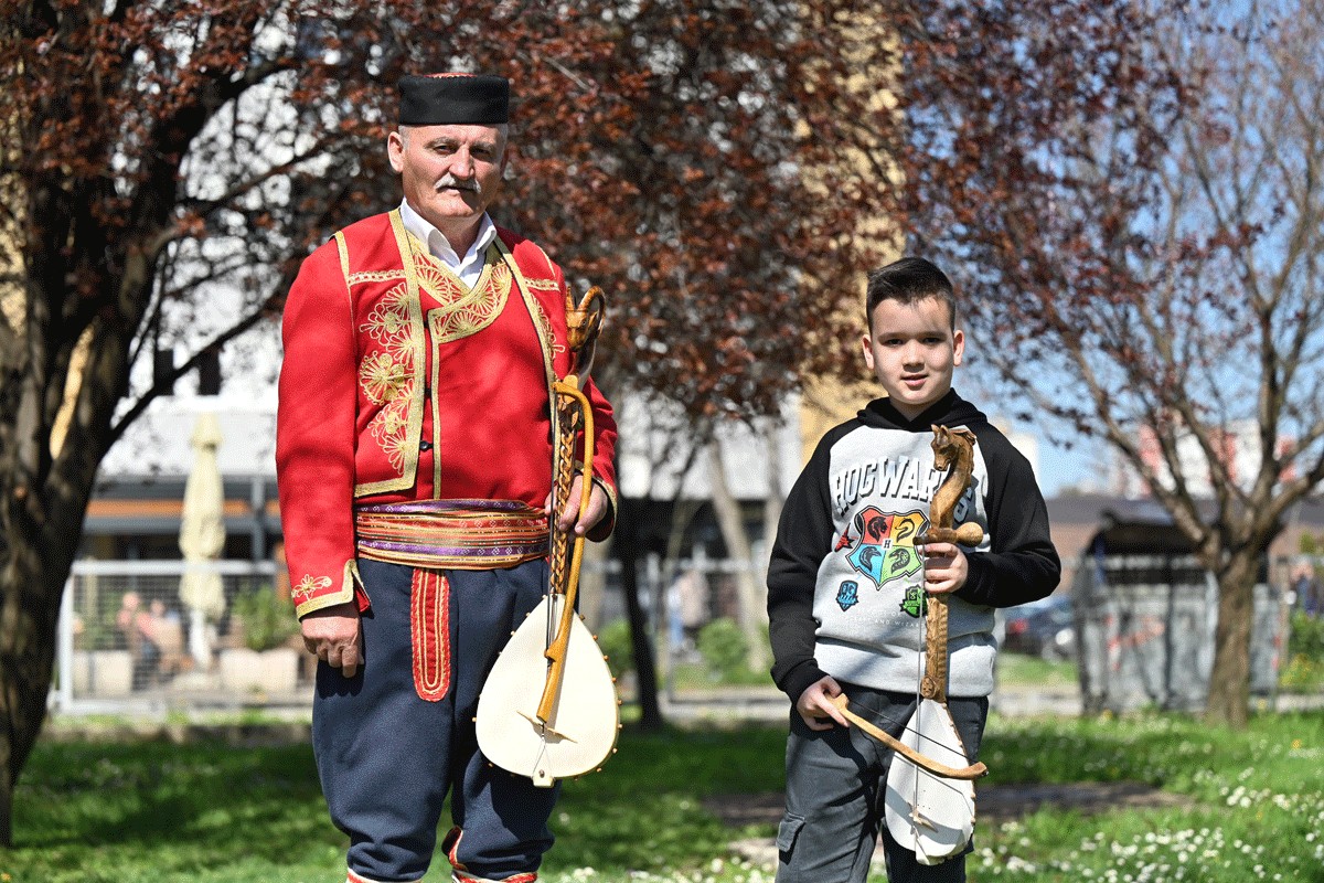 Osmogodišnji Nikola Govedarica najmlađi guslar u Banjaluci (VIDEO)
