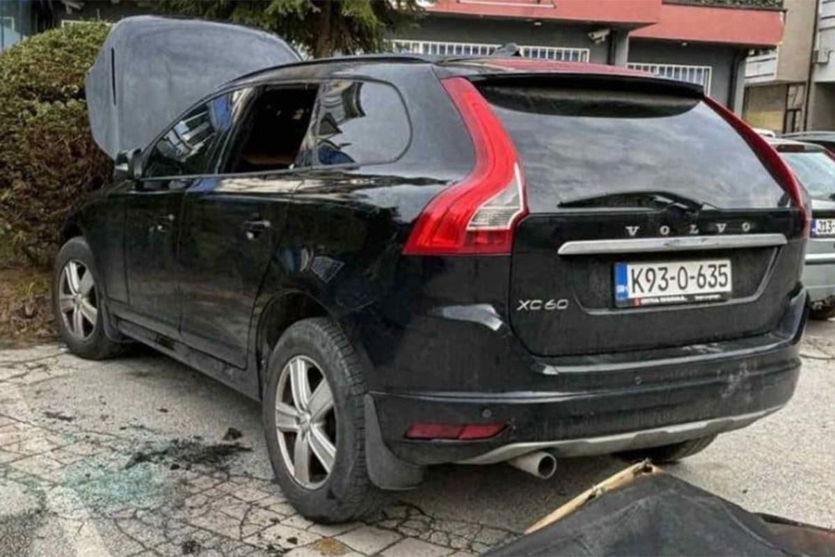 Gorio auto političara iz Novog Travnika