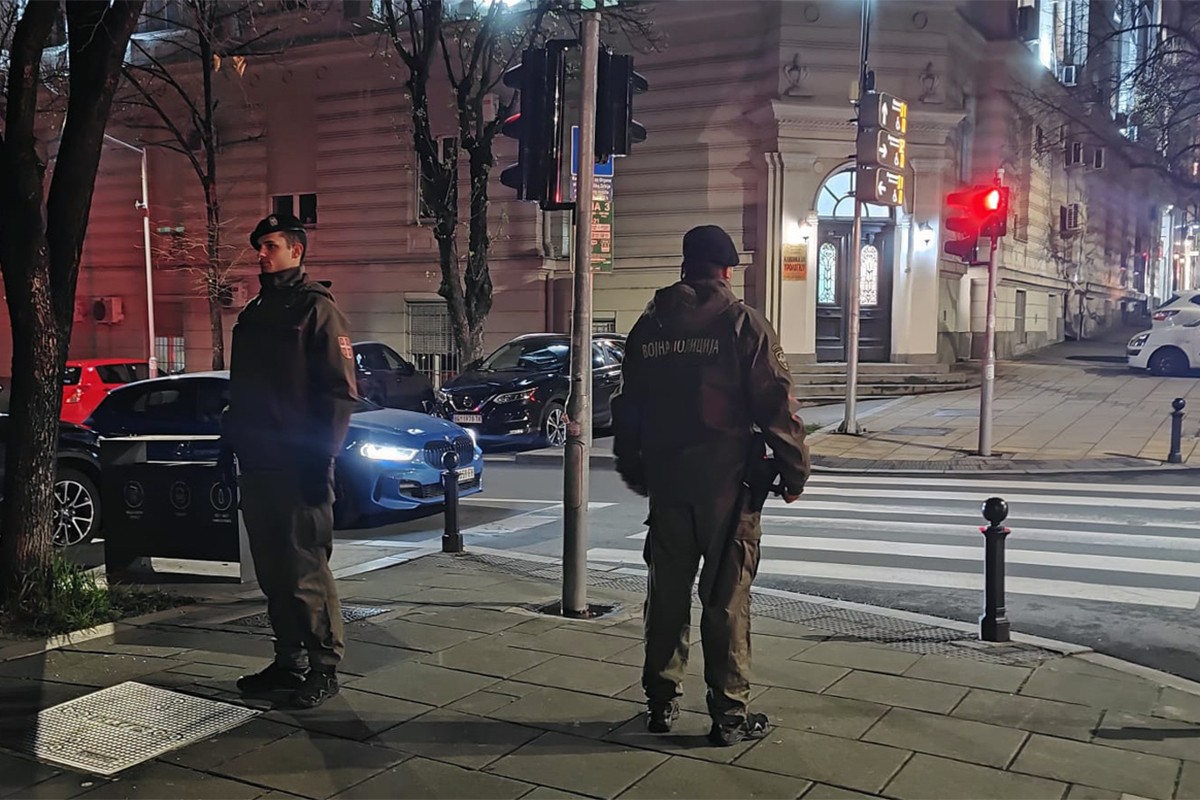 U Beogradu pronađen sumnjivi paket, na terenu policija s dugim cijevima