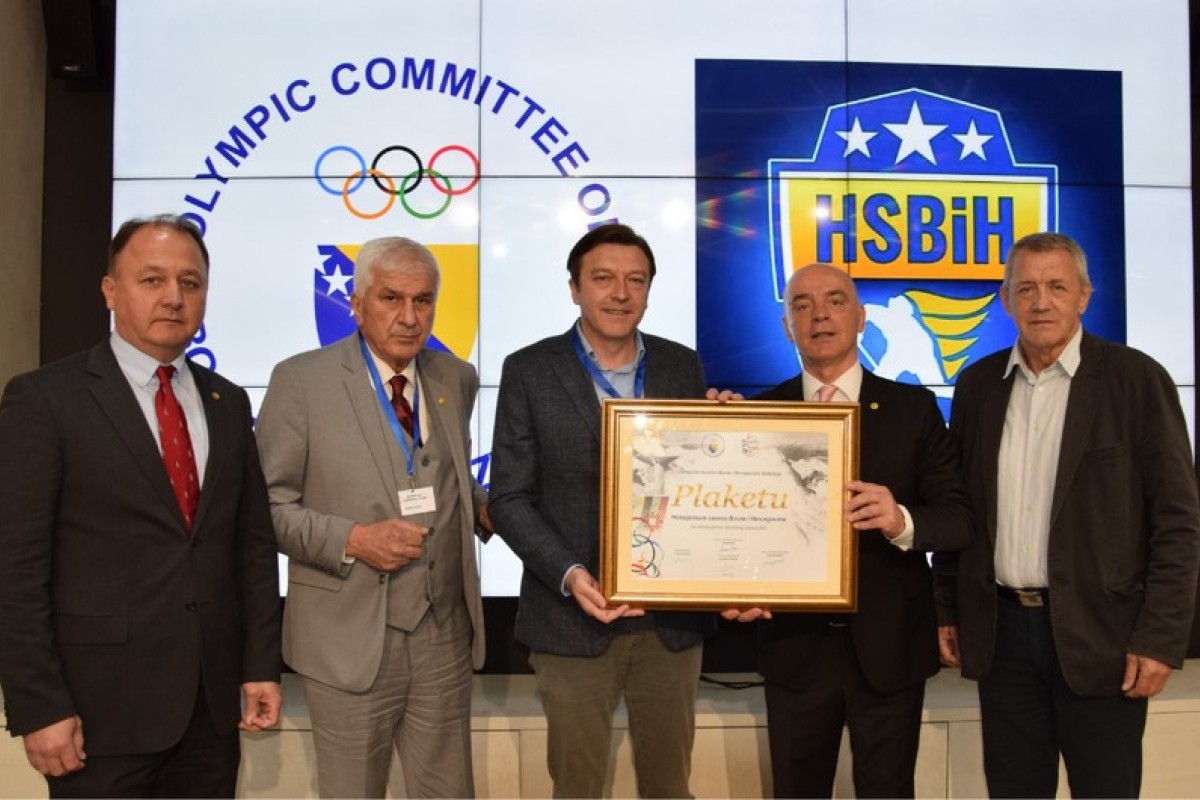 Plaketa za razvoj sporta Hokejaškom savezu BiH