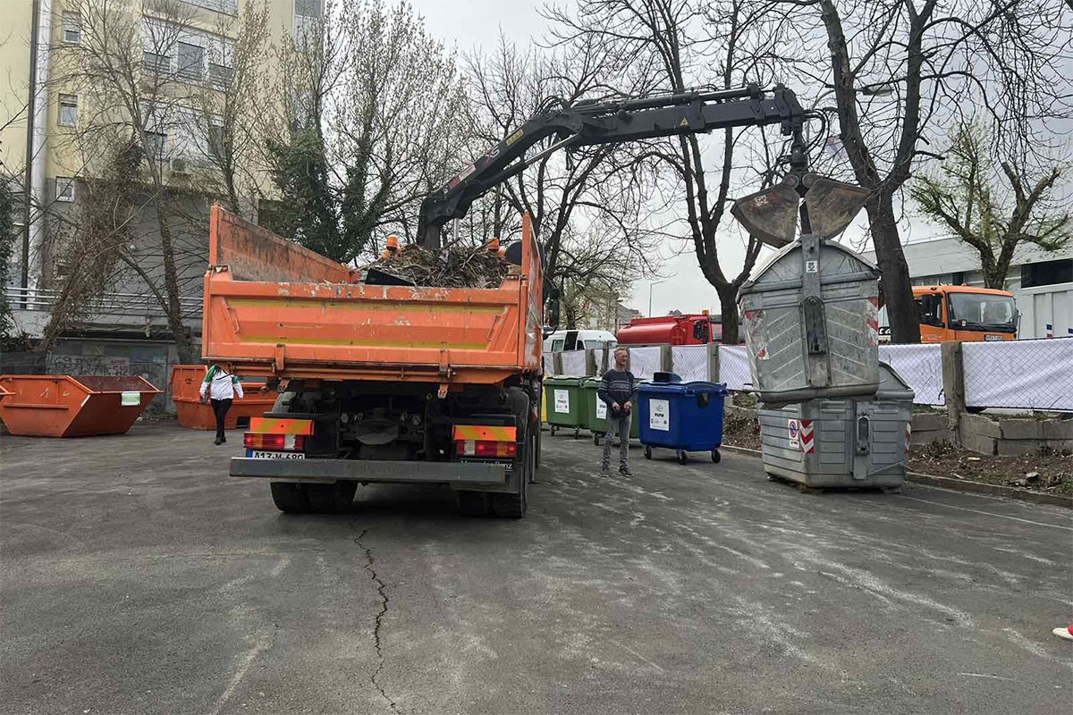 Počelo proljećno uređenje Banjaluke (FOTO)