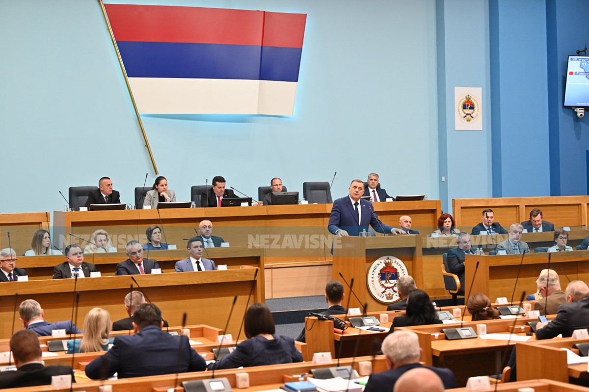 Dodik dao rok od sedam dana da se poništi Šmitov zakon i najavio reakcije