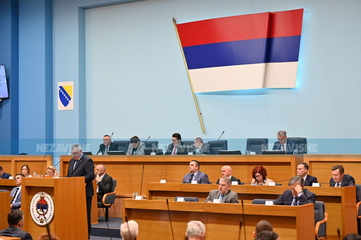 Predloženi Zaključci u NS RS: Poništiti sve odluke Šmita i poštovati međunarodno pravo