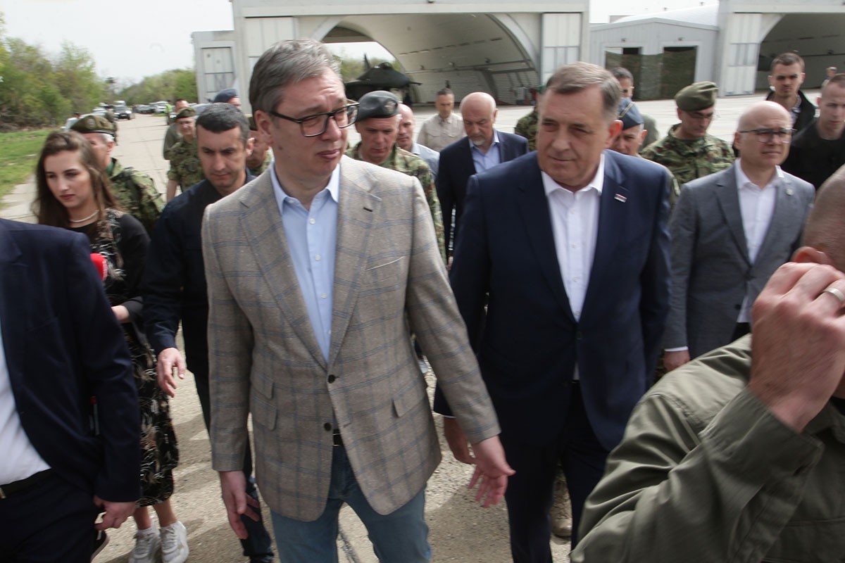 Vučić i Dodik komentarisali rezoluciju o Srebrenici