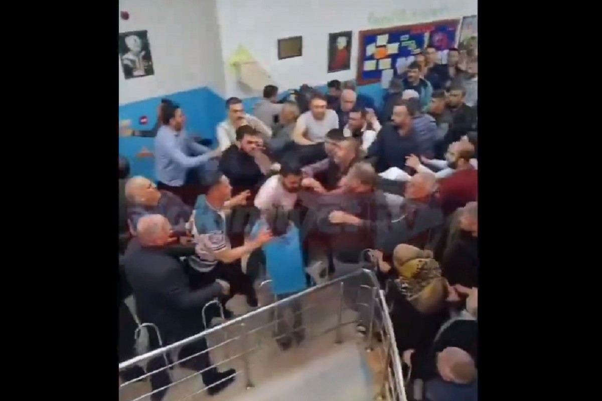 Haos na izborima u Turskoj: Oružje, motke, kamenje... (VIDEO)