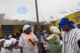 Sveštenik (63) u Gani oženio dvanaestogodišnju djevojčicu (VIDEO)
