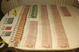 Pretresi u Tuzli, pronađeni novac i droga