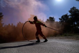 Grci u pripravnosti, prijete požari