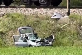 Voz udario u automobil i smrskao ga do neprepoznatljivosti (VIDEO)