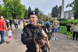 Pripadnici Jedinice žandarmerije dobili novog "kolegu" (VIDEO)