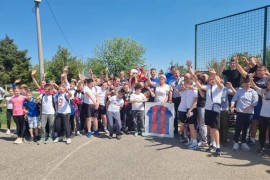 Jovo Lukić i Maks Juraj Ćelić obradovali banjalučke osnovce
