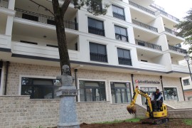 Spomenik preseljen sa jednog na drugi kraj ulice