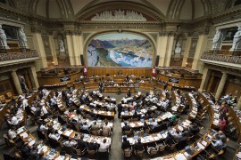 Švajcarski poslanici odobrili zabranu isticanja kukastog krsta