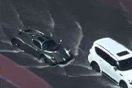 Pagani vrijedan dva miliona provozao poplavljenim ulicama Dubaija ...