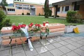 Porodica, kolege, prijatelji i đaci u suzama se oprostili od ...